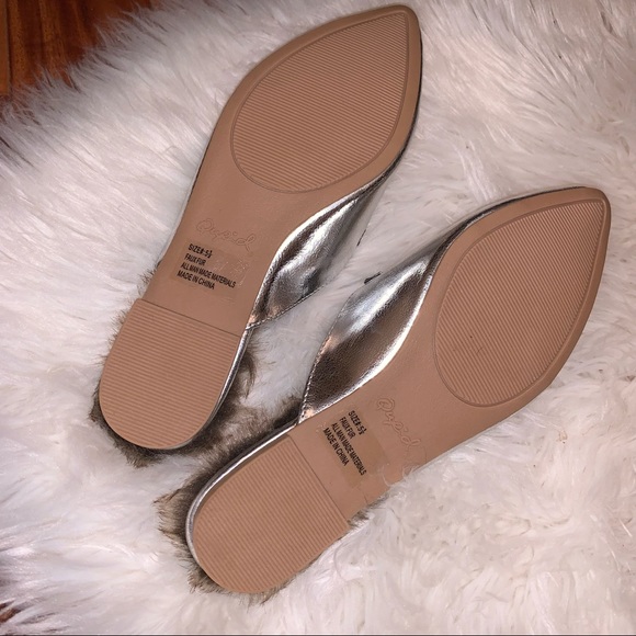 NEW Qupid Fur Silver Metallic Pointed Mules Loafers Flats - Picture 5 of 11